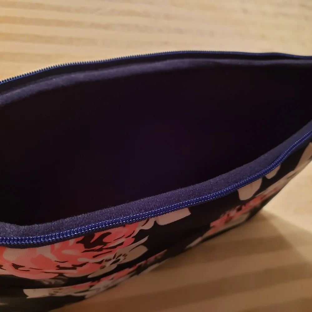 BNWT SANTHGLOBAL laptop sleeve bag (OS)